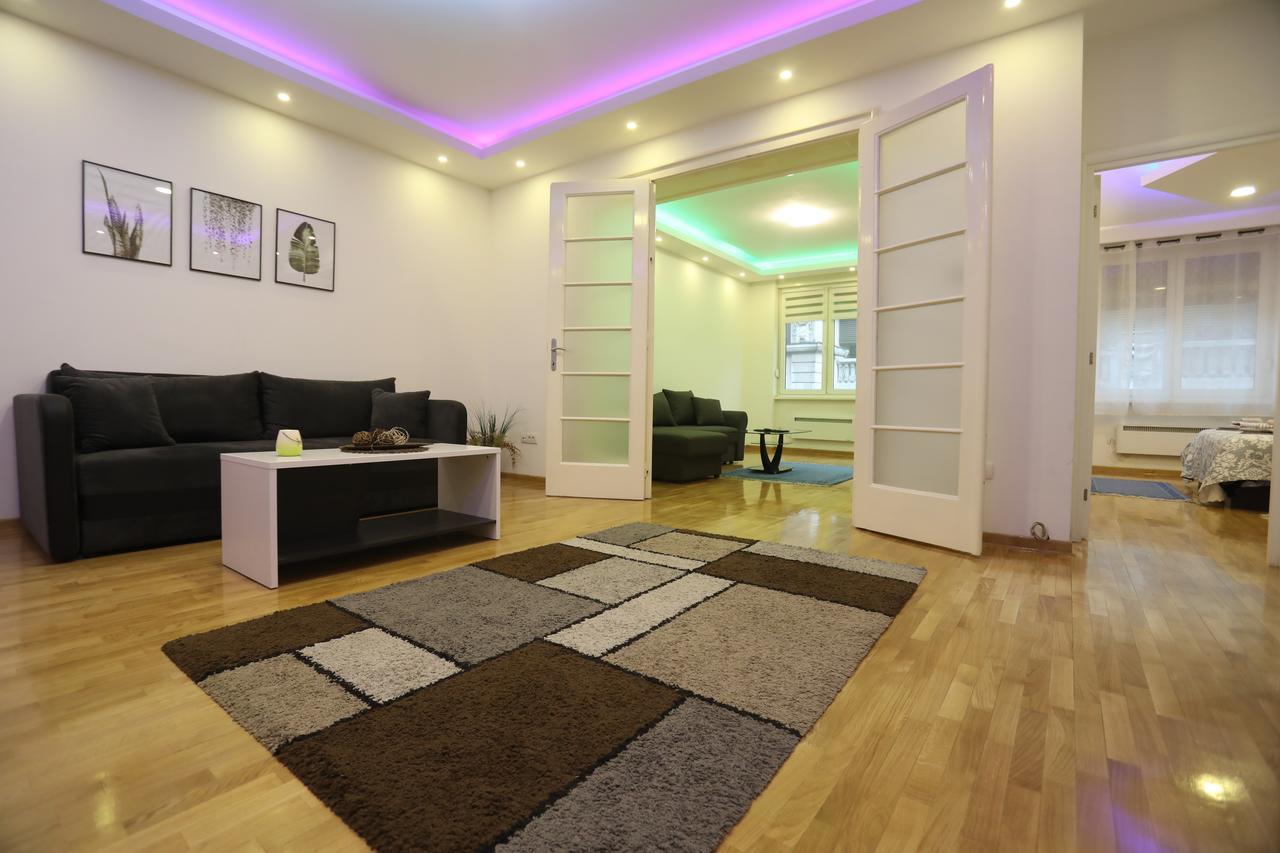 De Luxe Republic Square Apartment Of 100Sqm Belgrad Exteriör bild