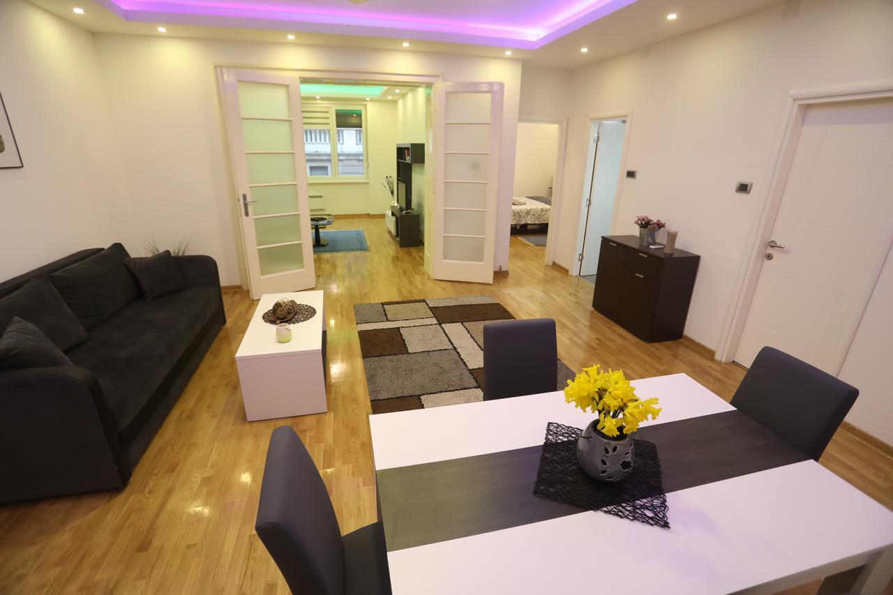 De Luxe Republic Square Apartment Of 100Sqm Belgrad Exteriör bild