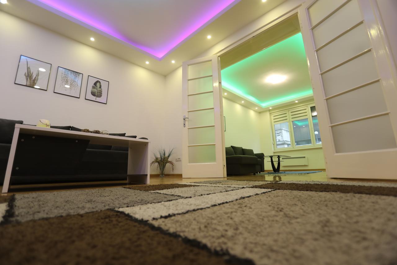 De Luxe Republic Square Apartment Of 100Sqm Belgrad Exteriör bild